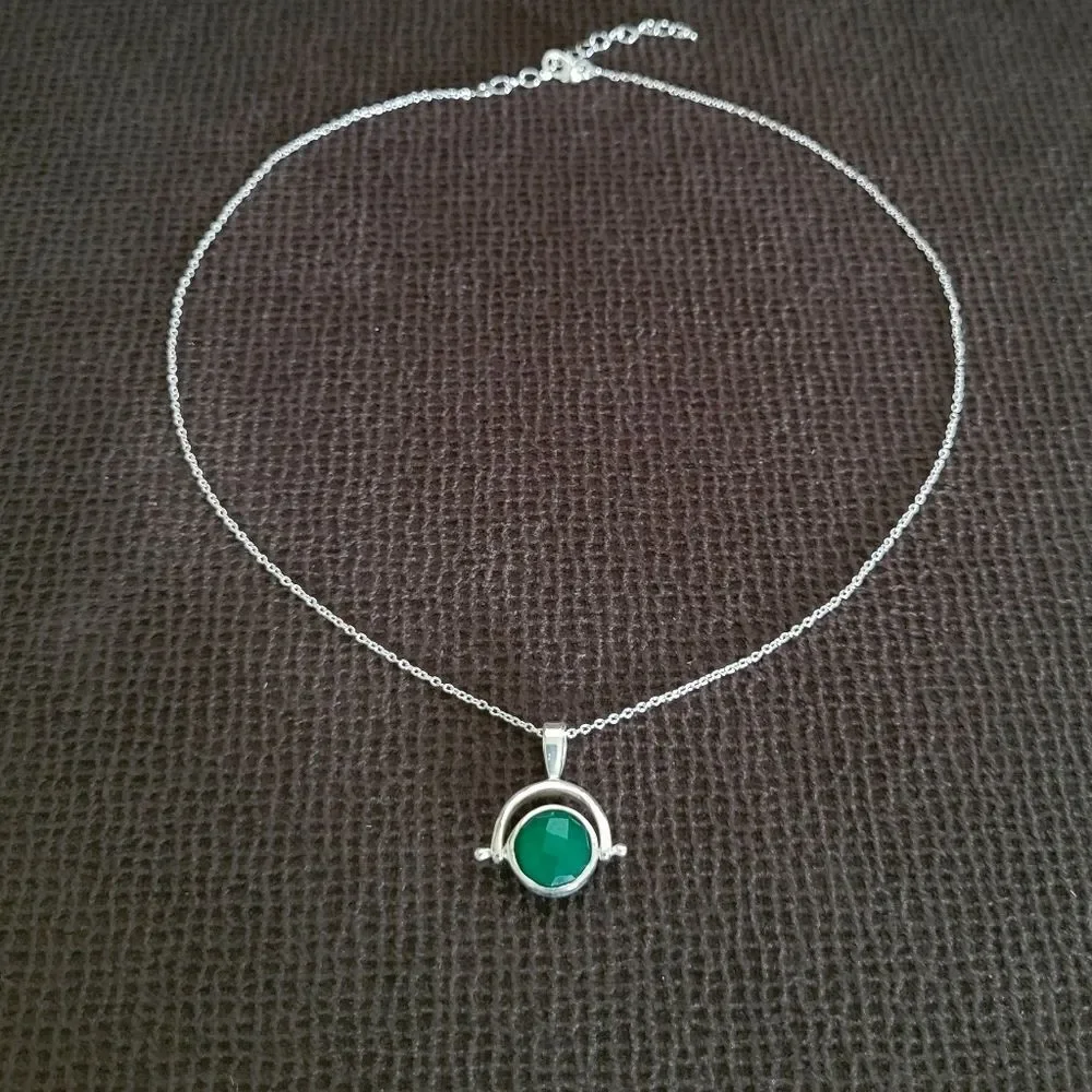 Shivam Rotating Disc💿 Pendant Necklace - NWT